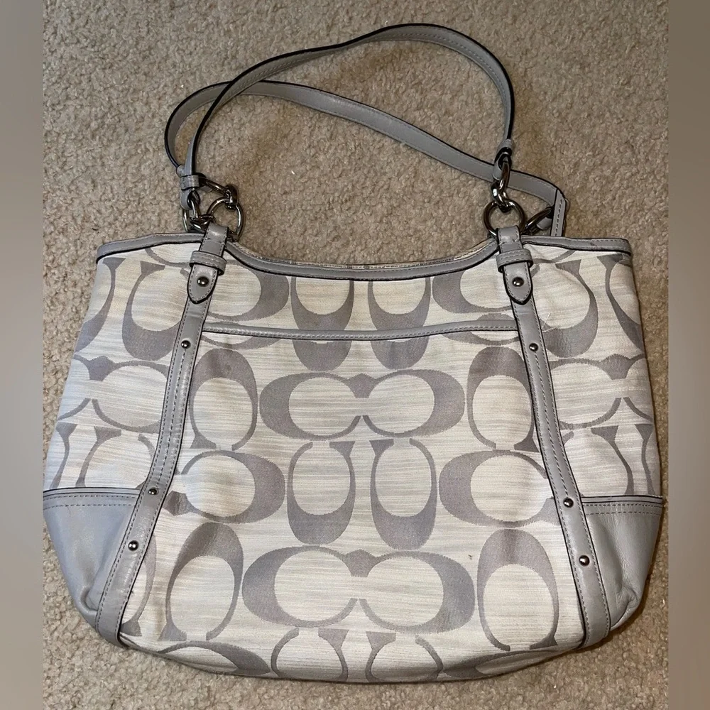 COACH VINTAGE ALEXANDRA CANVAS /LEATHER SHOULDER BAG.          B-157 - Picture 4 of 14